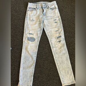 American Eagle distressed Jean